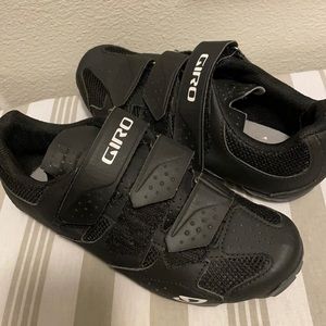 Giro cycling shoes